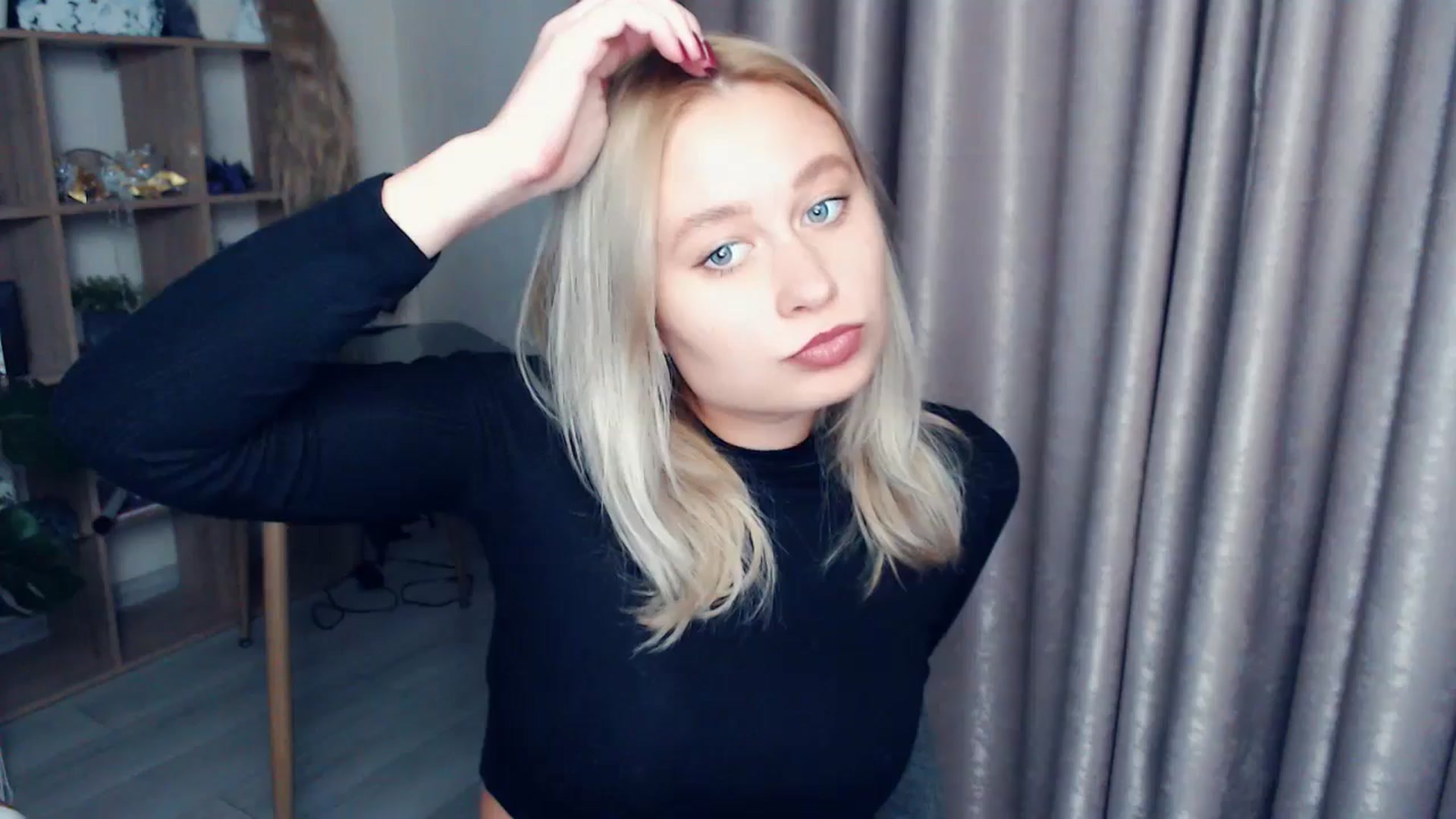 Gallery image thumbnail from Kukla_kolduna's myfreecams stream on, 11/19/2025, 15:40 image 8 of 20