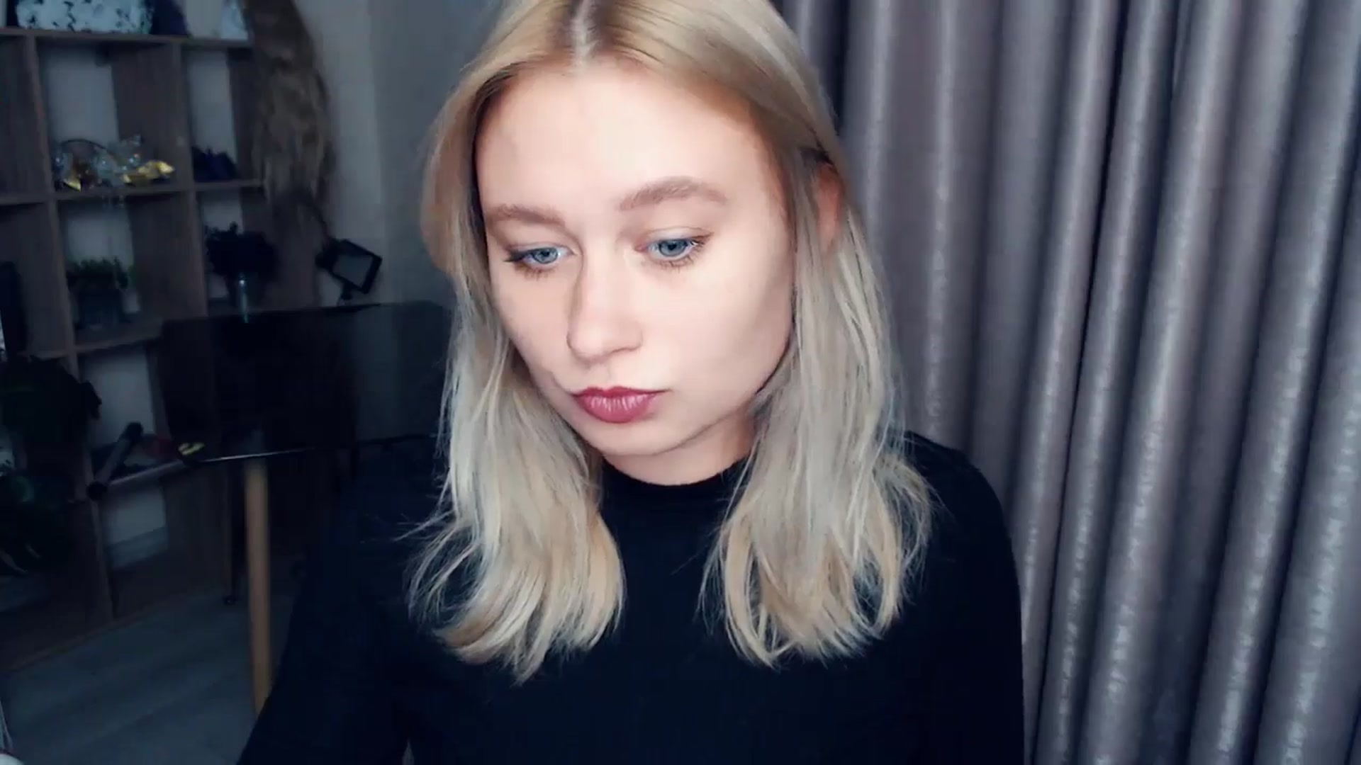 Gallery image thumbnail from Kukla_kolduna's myfreecams stream on, 11/19/2025, 15:40 image 4 of 20