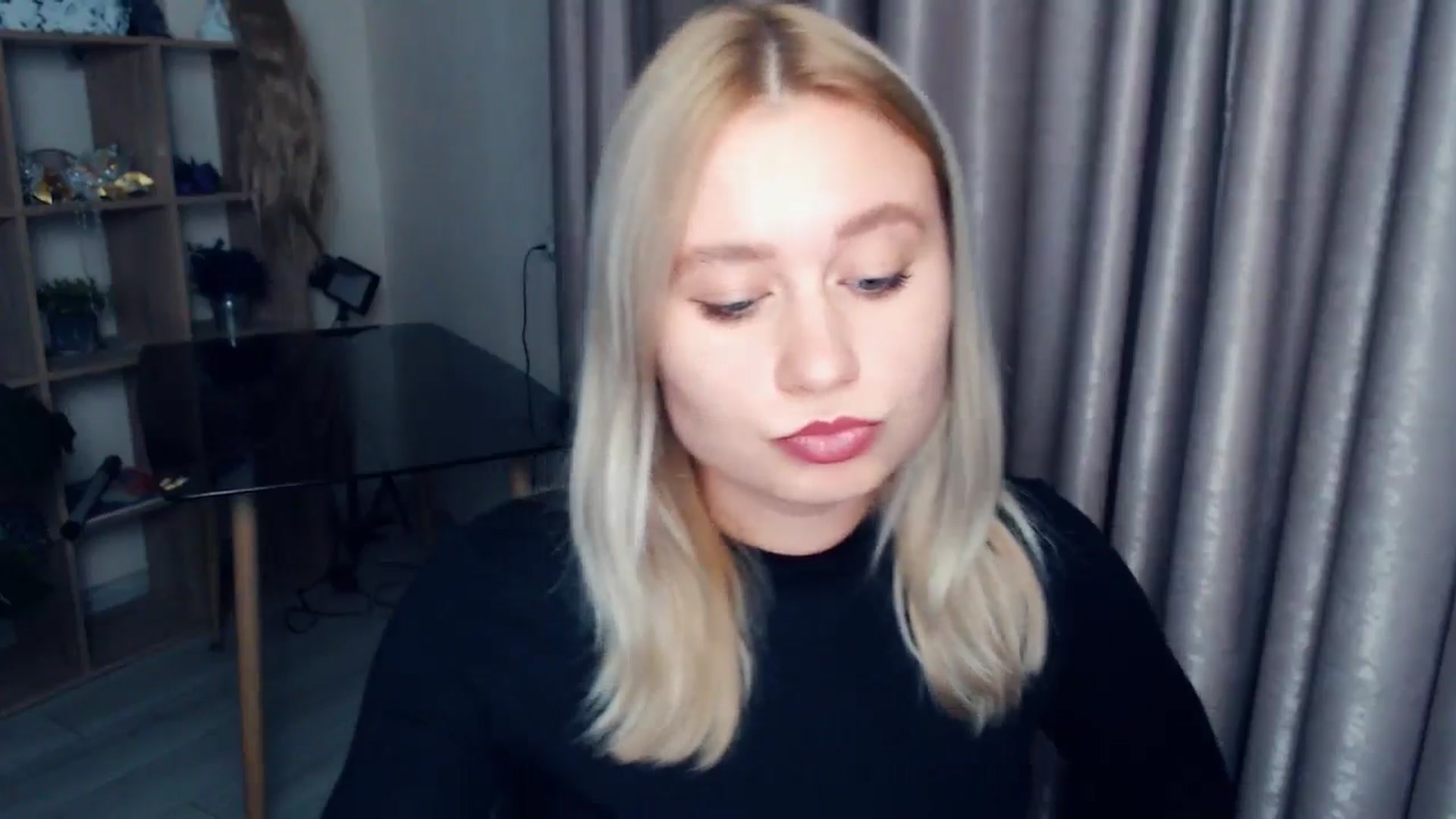 Gallery image thumbnail from Kukla_kolduna's myfreecams stream on, 11/19/2025, 15:40 image 17 of 20