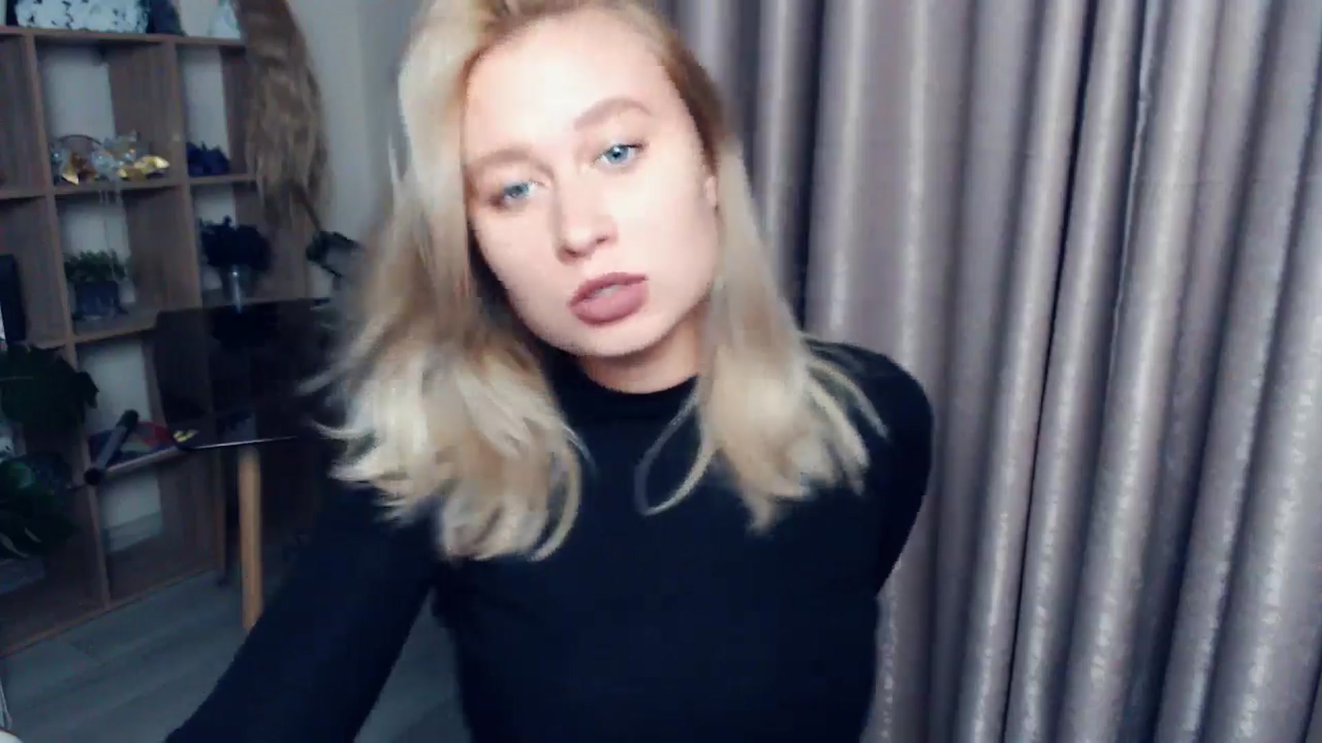 Gallery image thumbnail from Kukla_kolduna's myfreecams stream on, 11/19/2025, 15:40 image 2 of 20
