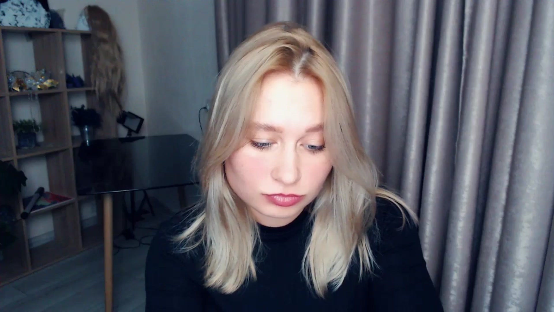 Gallery image thumbnail from Kukla_kolduna's myfreecams stream on, 11/19/2025, 17:10 image 6 of 20