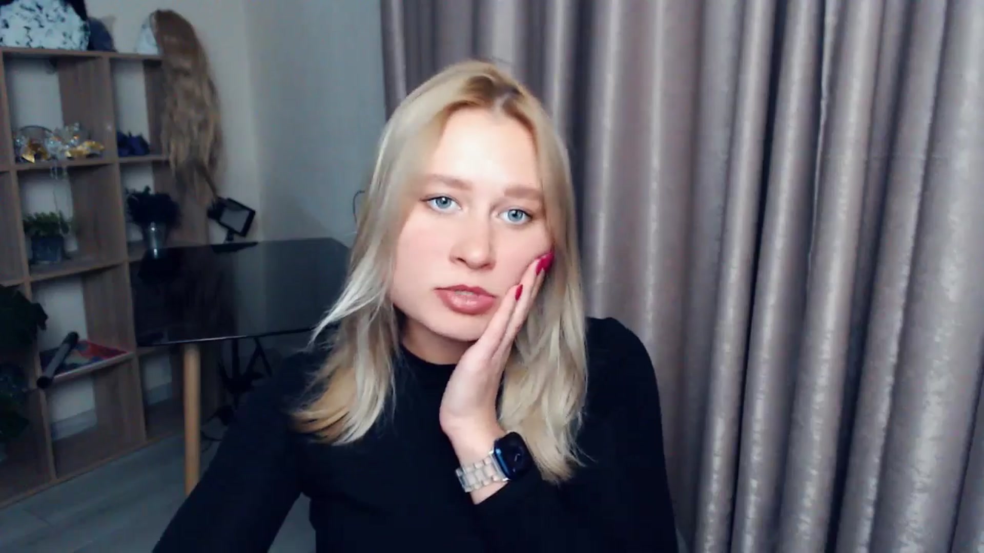 Gallery image thumbnail from Kukla_kolduna's myfreecams stream on, 11/19/2025, 17:10 image 10 of 20