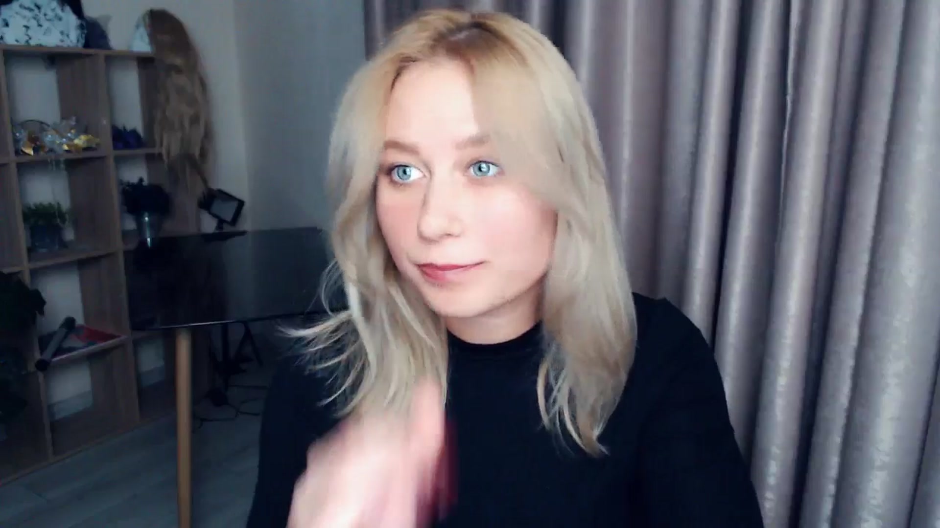 Gallery image thumbnail from Kukla_kolduna's myfreecams stream on, 11/19/2025, 17:10 image 3 of 20