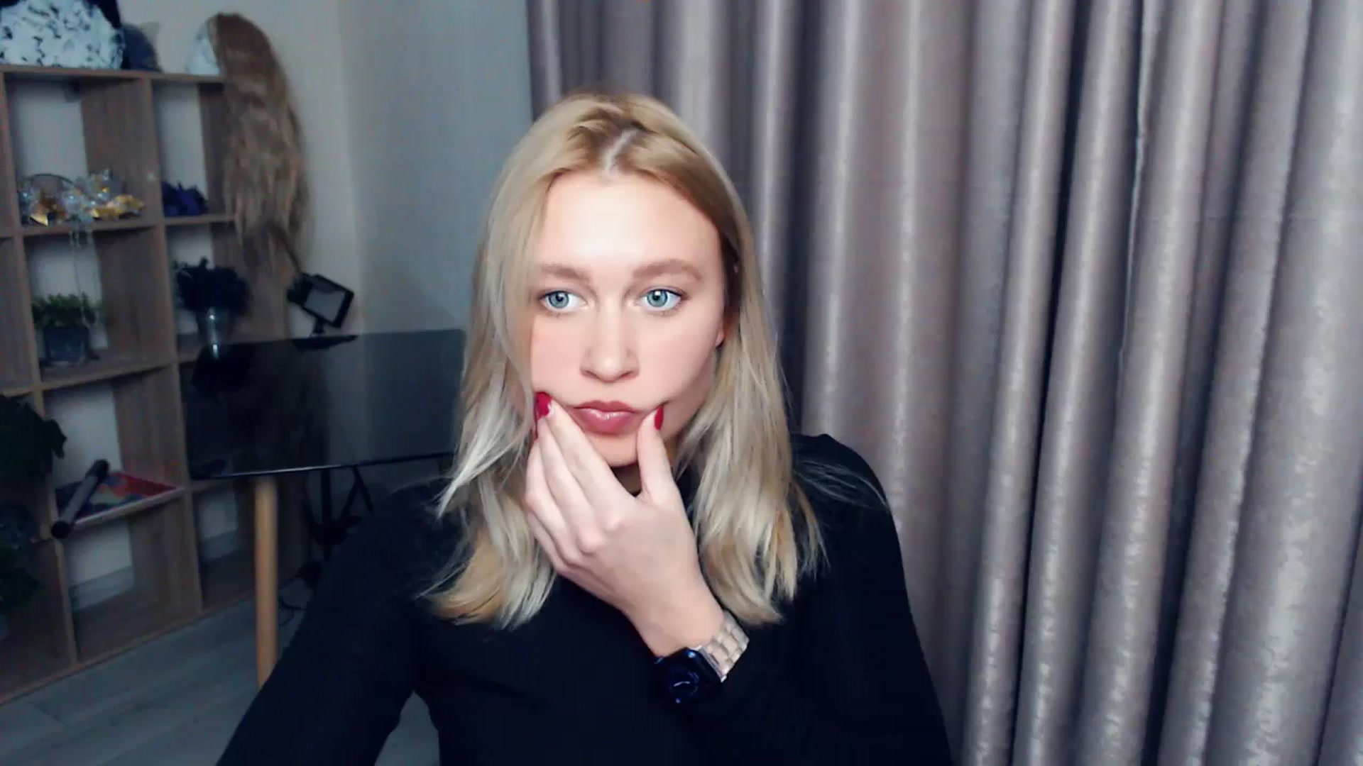 Gallery image thumbnail from Kukla_kolduna's myfreecams stream on, 11/19/2025, 17:10 image 15 of 20