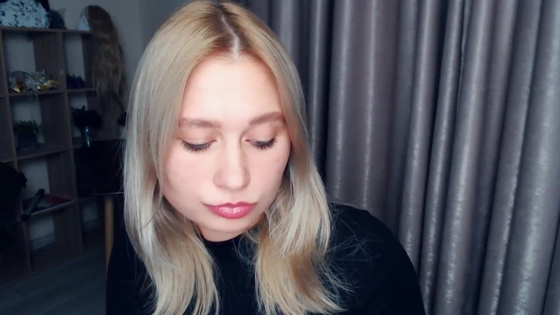 Gallery image thumbnail from Kukla_kolduna's myfreecams stream on, 11/19/2025, 18:11 image 15 of 20