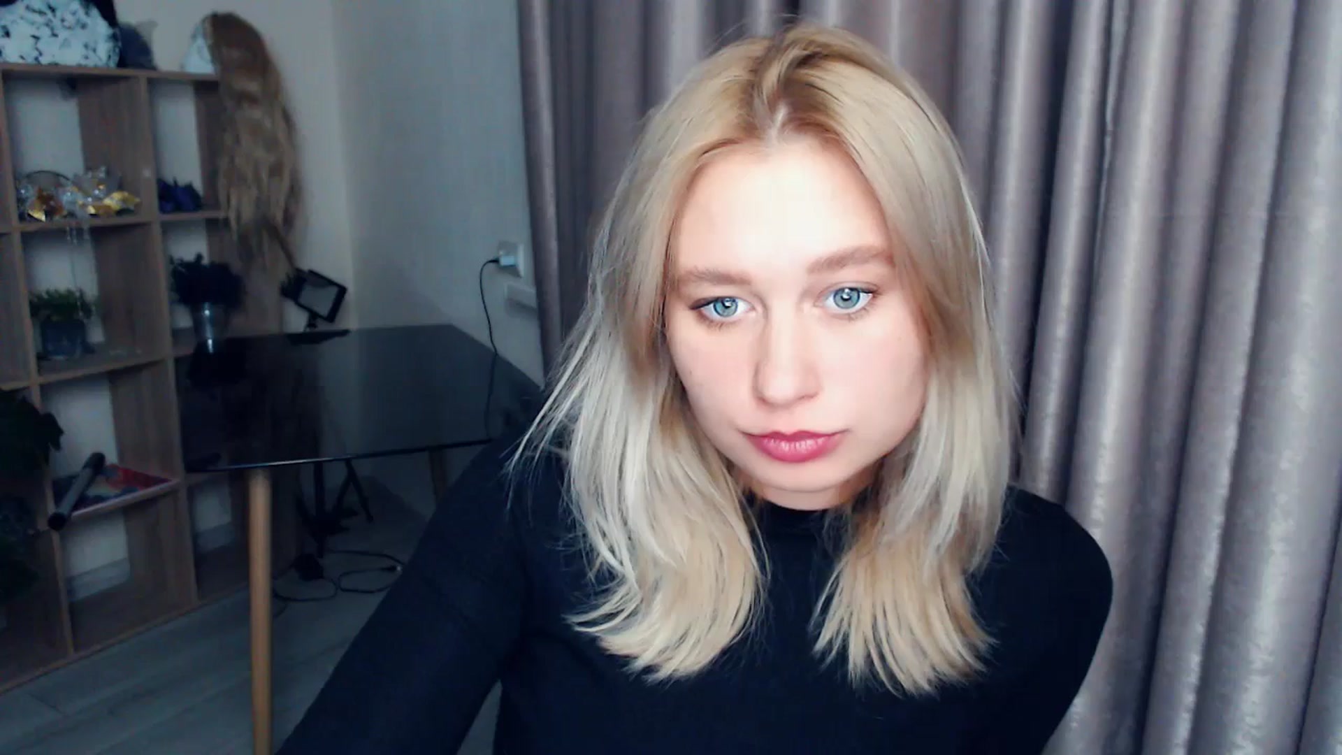 Gallery image thumbnail from Kukla_kolduna's myfreecams stream on, 11/19/2025, 18:11 image 17 of 20
