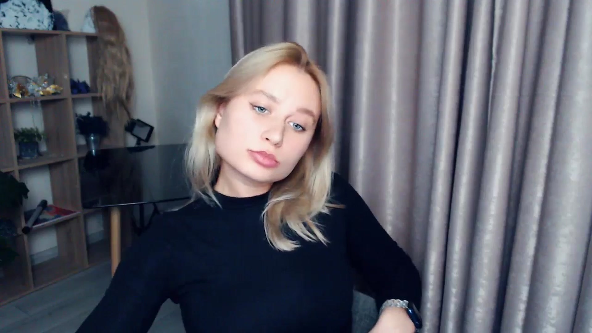 Gallery image thumbnail from Kukla_kolduna's myfreecams stream on, 11/19/2025, 18:11 image 7 of 20