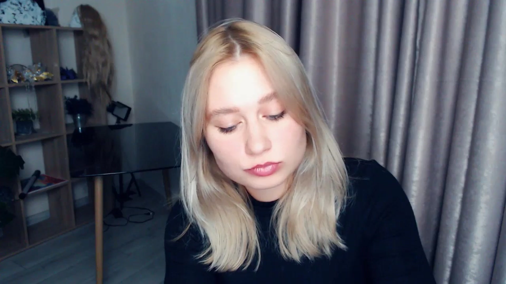 Gallery image thumbnail from Kukla_kolduna's myfreecams stream on, 11/19/2025, 18:11 image 10 of 20
