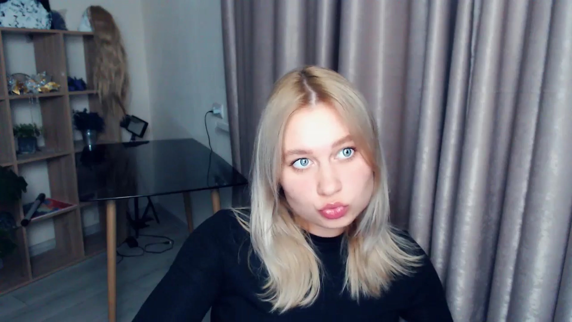 Gallery image thumbnail from Kukla_kolduna's myfreecams stream on, 11/19/2025, 18:11 image 14 of 20