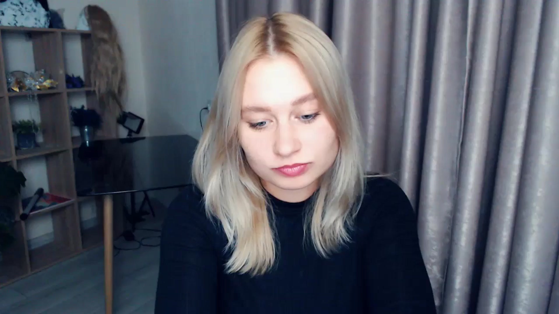 Gallery image thumbnail from Kukla_kolduna's myfreecams stream on, 11/19/2025, 18:55 image 9 of 20