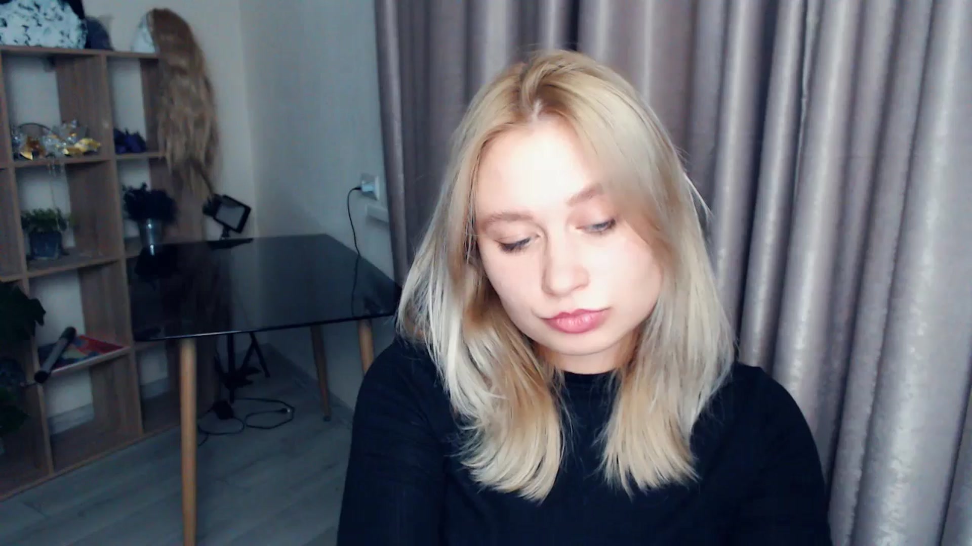 Gallery image thumbnail from Kukla_kolduna's myfreecams stream on, 11/19/2025, 18:55 image 1 of 20
