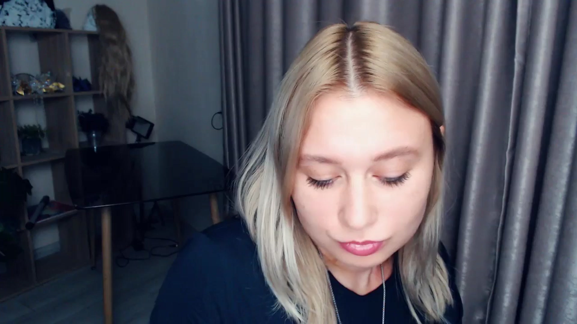 Gallery image thumbnail from Kukla_kolduna's myfreecams stream on, 11/20/2025, 18:19 image 13 of 20
