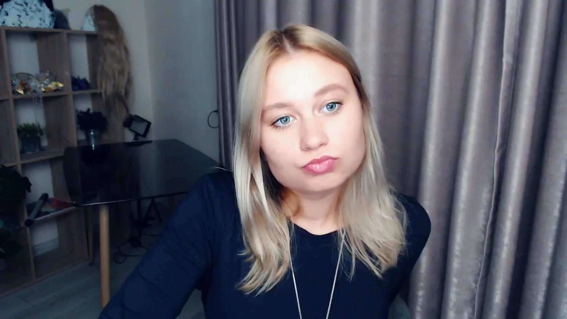 Gallery image thumbnail from Kukla_kolduna's myfreecams stream on, 11/20/2025, 18:19 image 5 of 20