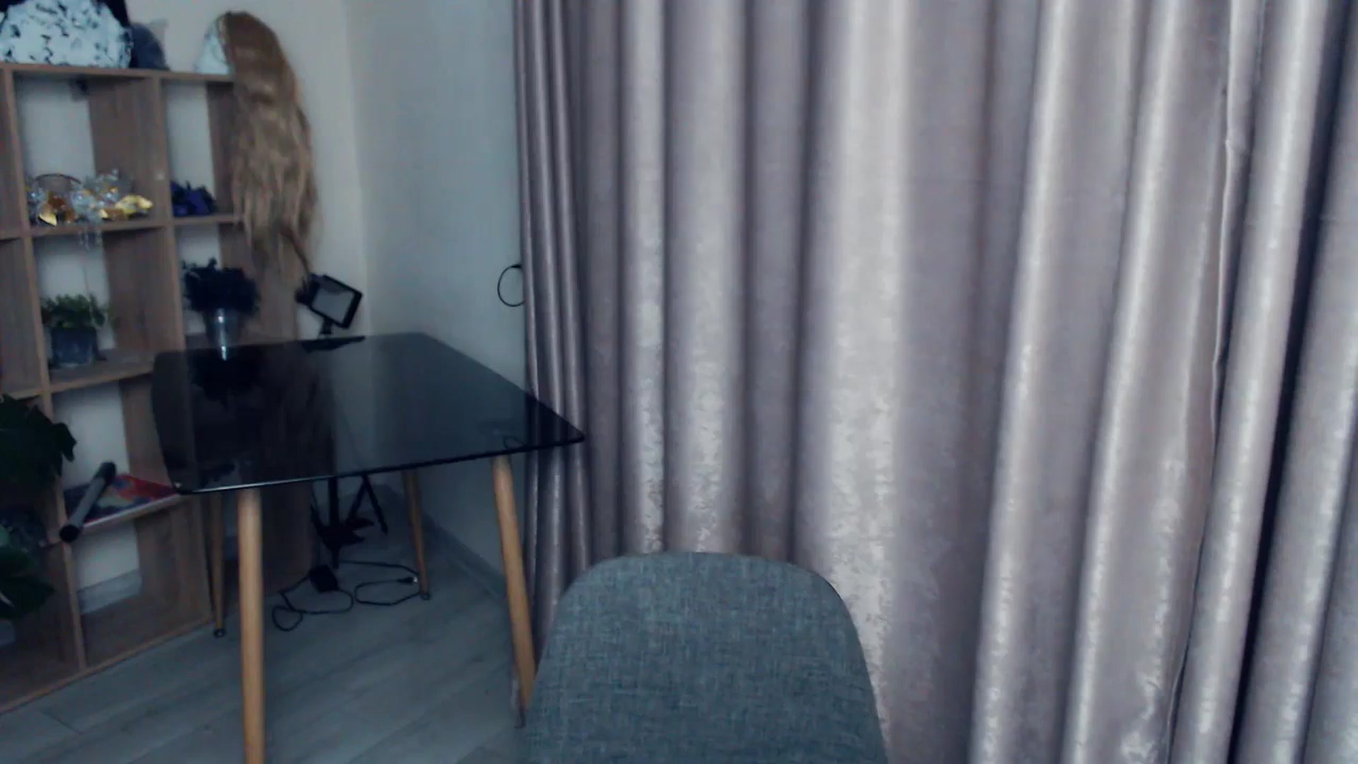 Gallery image thumbnail from Kukla_kolduna's myfreecams stream on, 11/20/2025, 18:19 image 6 of 20