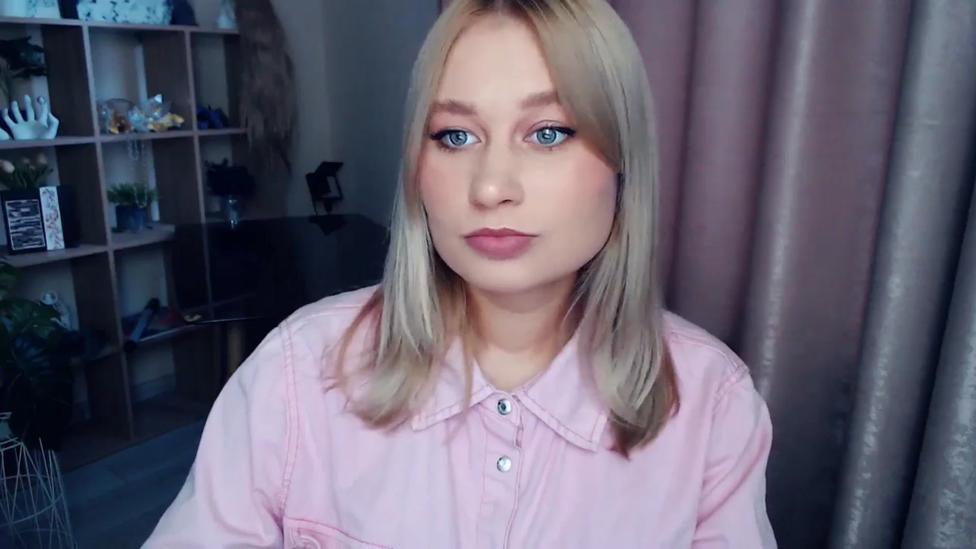 Gallery image thumbnail from Kukla_kolduna's myfreecams stream on, 11/22/2025, 08:41 image 4 of 20