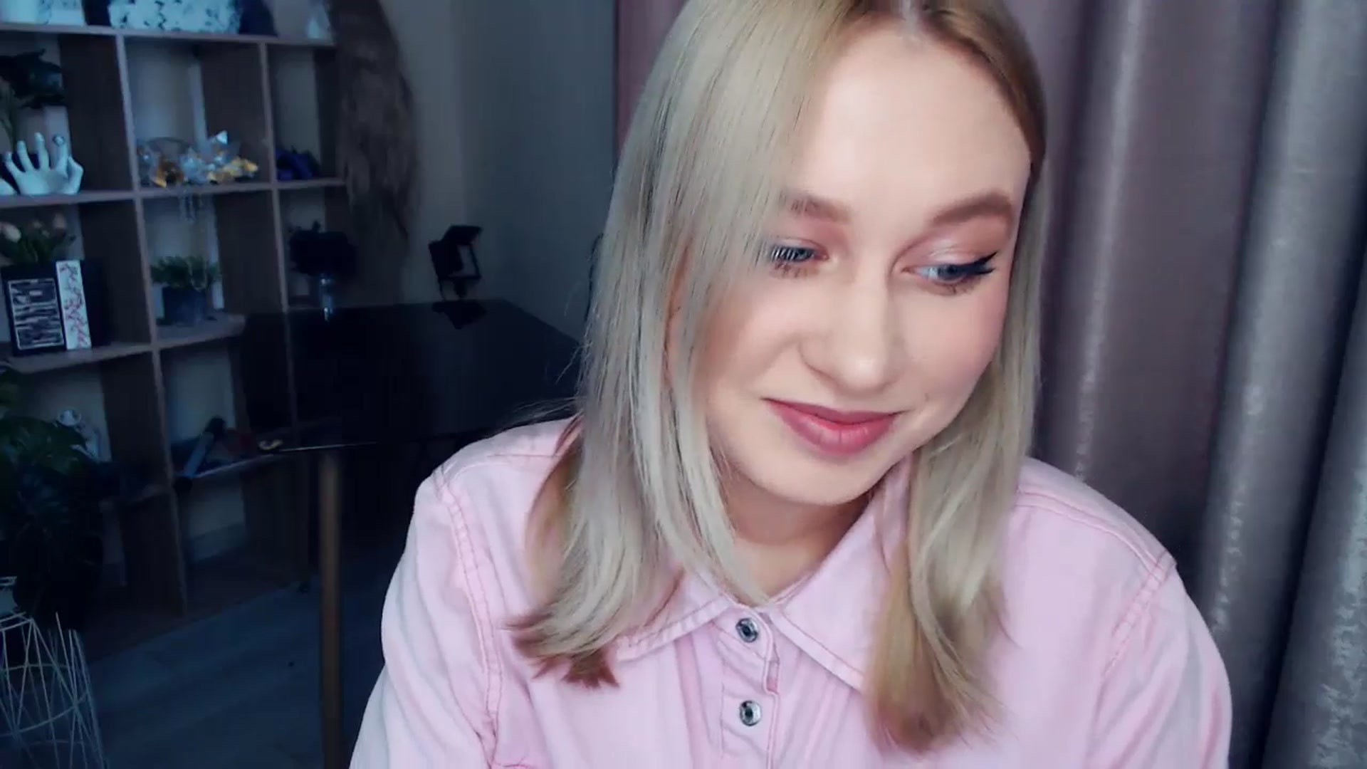 Gallery image thumbnail from Kukla_kolduna's myfreecams stream on, 11/22/2025, 08:41 image 14 of 20