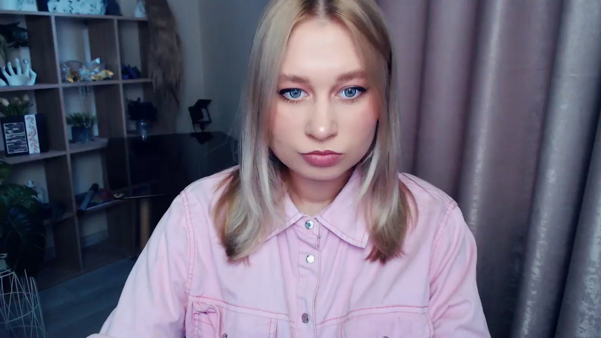 Gallery image thumbnail from Kukla_kolduna's myfreecams stream on, 11/22/2025, 08:41 image 9 of 20