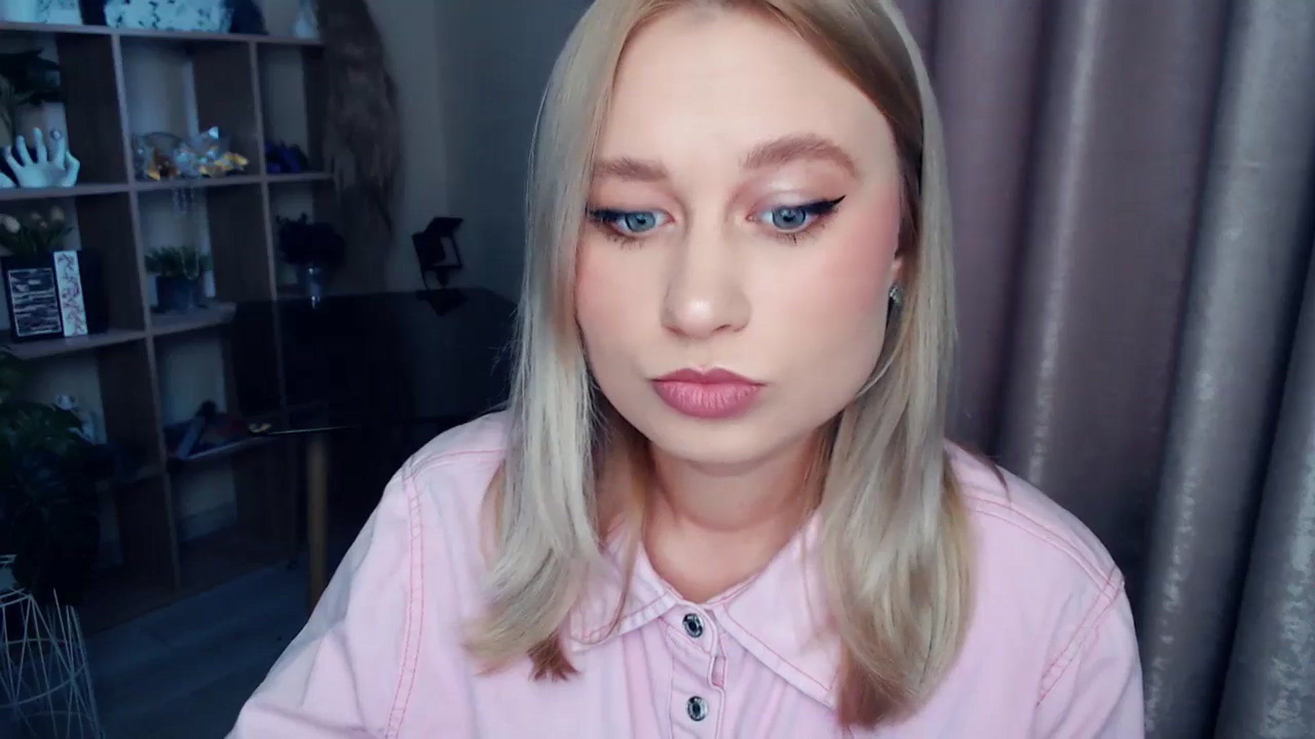 Gallery image thumbnail from Kukla_kolduna's myfreecams stream on, 11/22/2025, 08:41 image 15 of 20