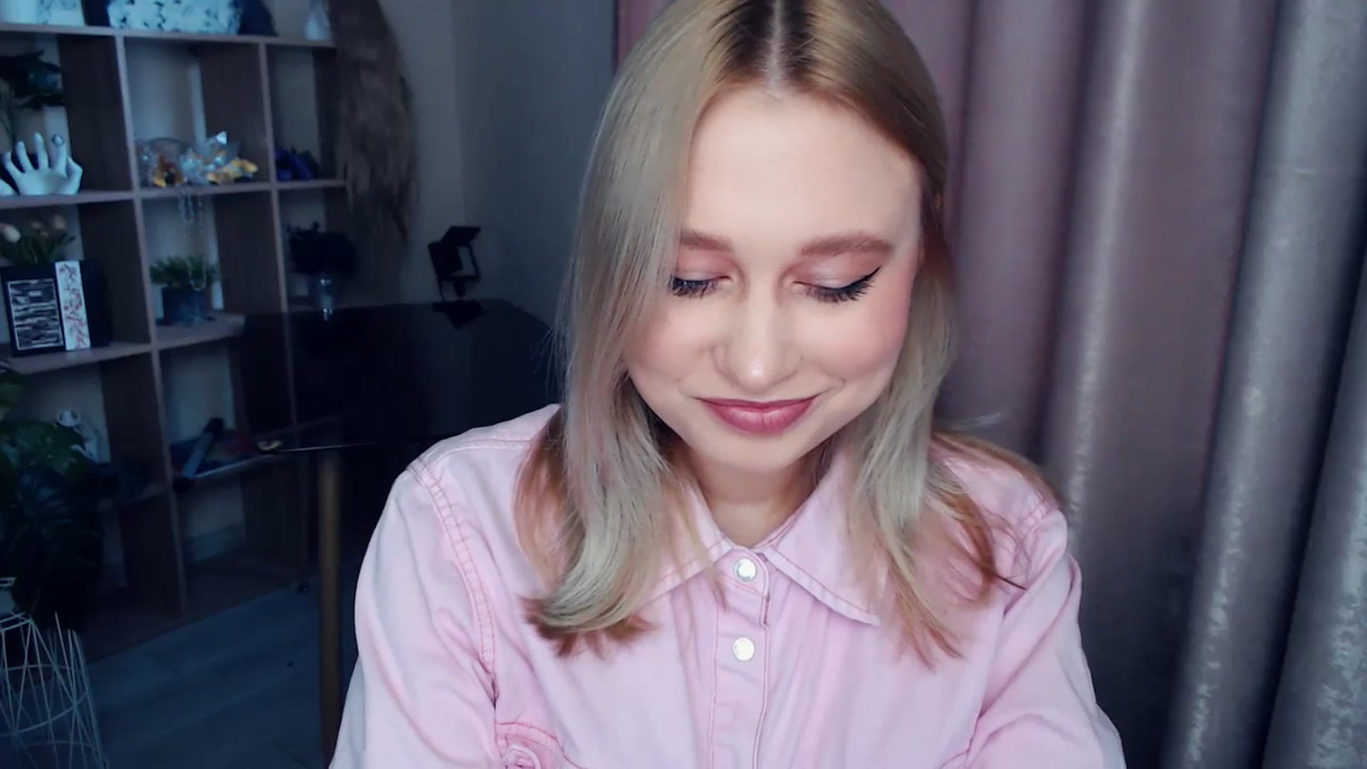 Gallery image thumbnail from Kukla_kolduna's myfreecams stream on, 11/22/2025, 08:41 image 5 of 20