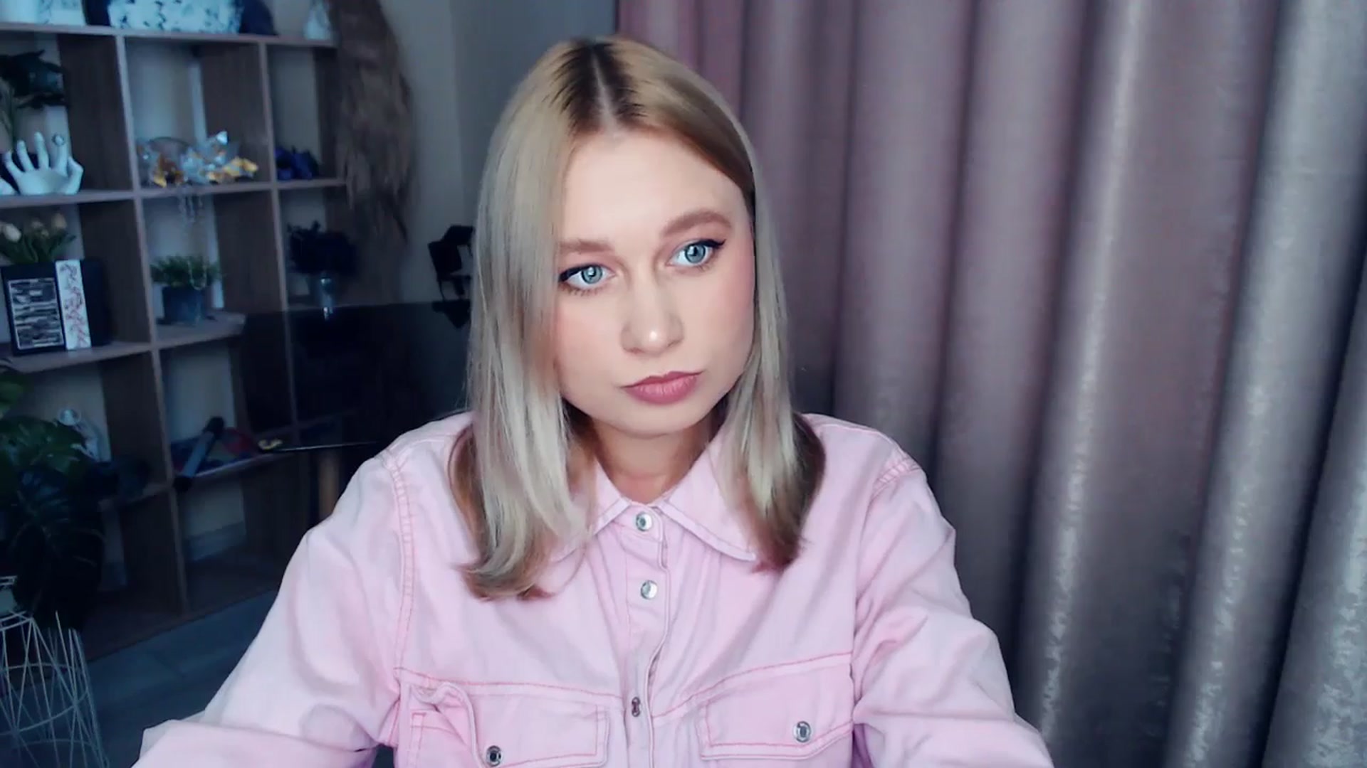 Gallery image thumbnail from Kukla_kolduna's myfreecams stream on, 11/22/2025, 08:41 image 16 of 20