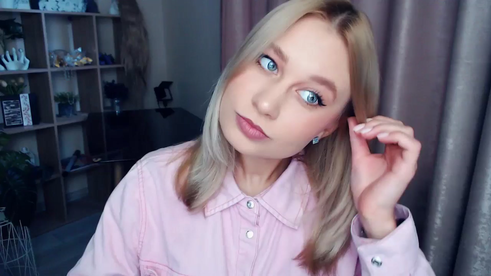 Gallery image thumbnail from Kukla_kolduna's myfreecams stream on, 11/22/2025, 08:41 image 8 of 20