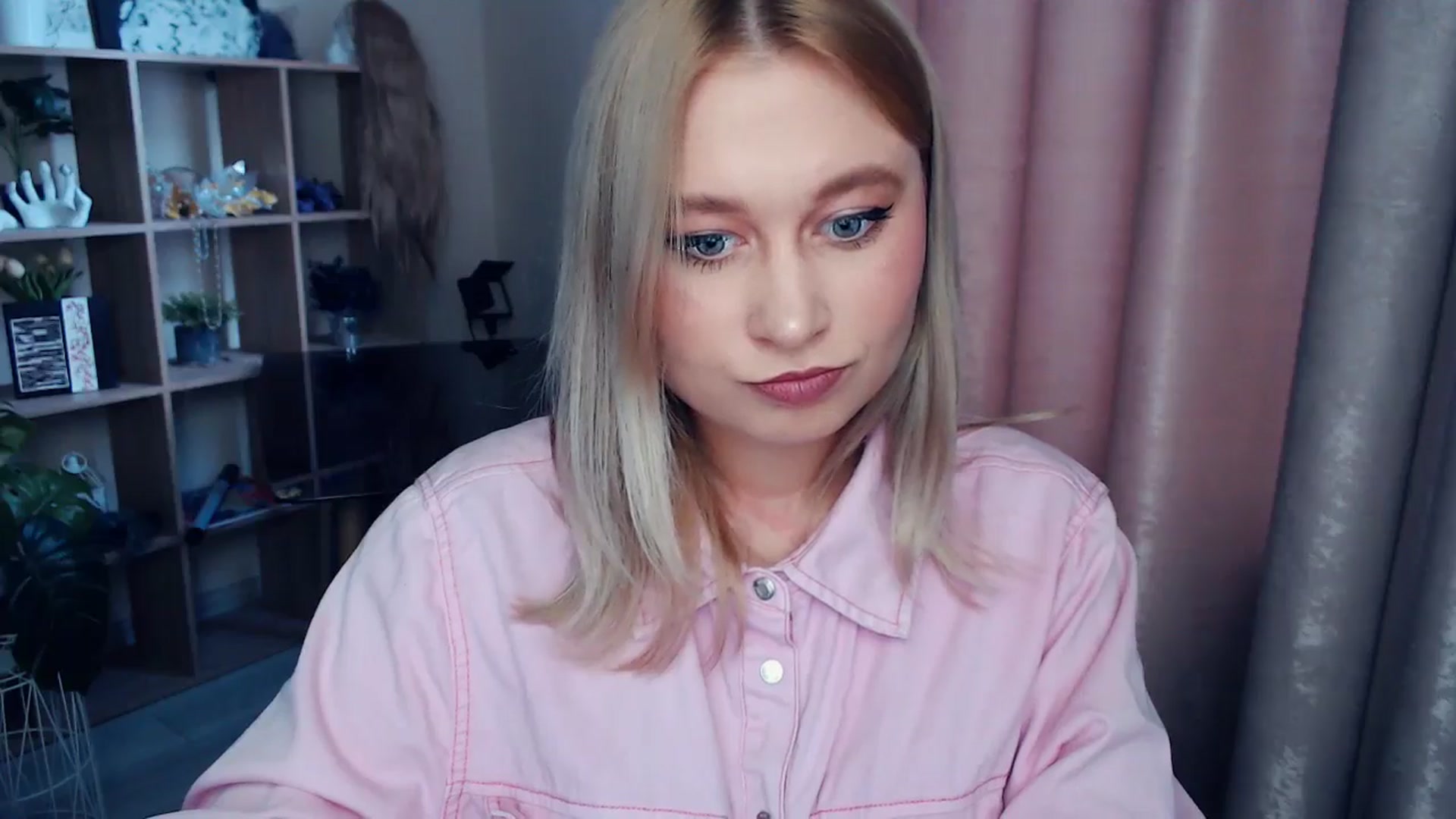 Gallery image thumbnail from Kukla_kolduna's myfreecams stream on, 11/22/2025, 10:04 image 20 of 20