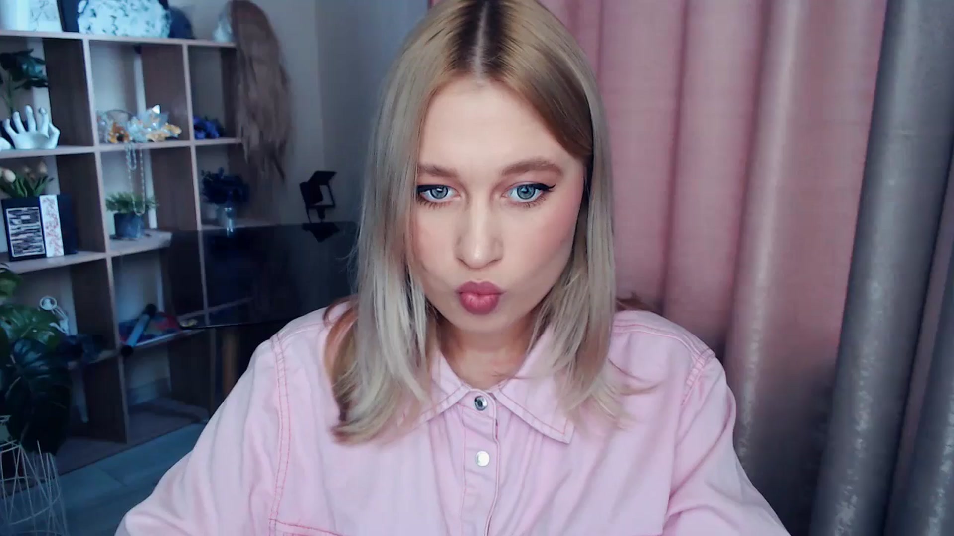 Gallery image thumbnail from Kukla_kolduna's myfreecams stream on, 11/22/2025, 10:04 image 10 of 20