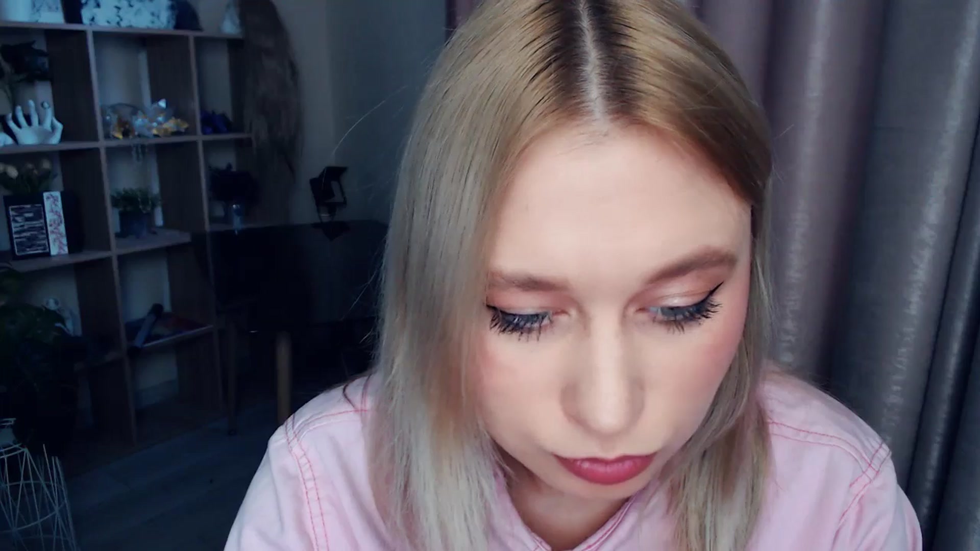 Gallery image thumbnail from Kukla_kolduna's myfreecams stream on, 11/22/2025, 11:28 image 14 of 20