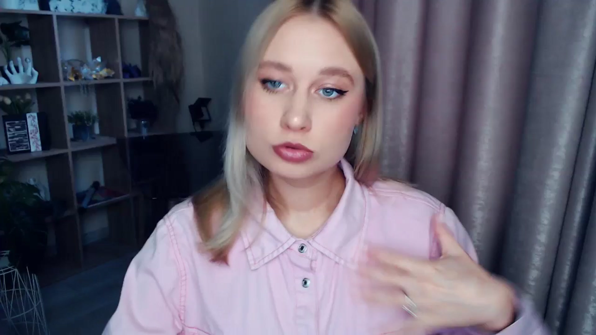 Gallery image thumbnail from Kukla_kolduna's myfreecams stream on, 11/22/2025, 11:28 image 1 of 20