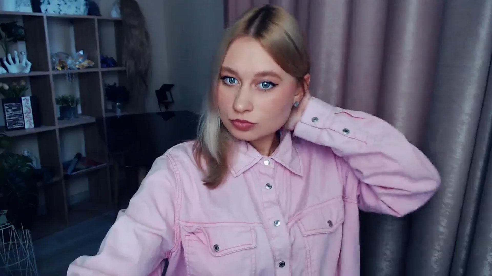 Gallery image thumbnail from Kukla_kolduna's myfreecams stream on, 11/22/2025, 11:28 image 8 of 20