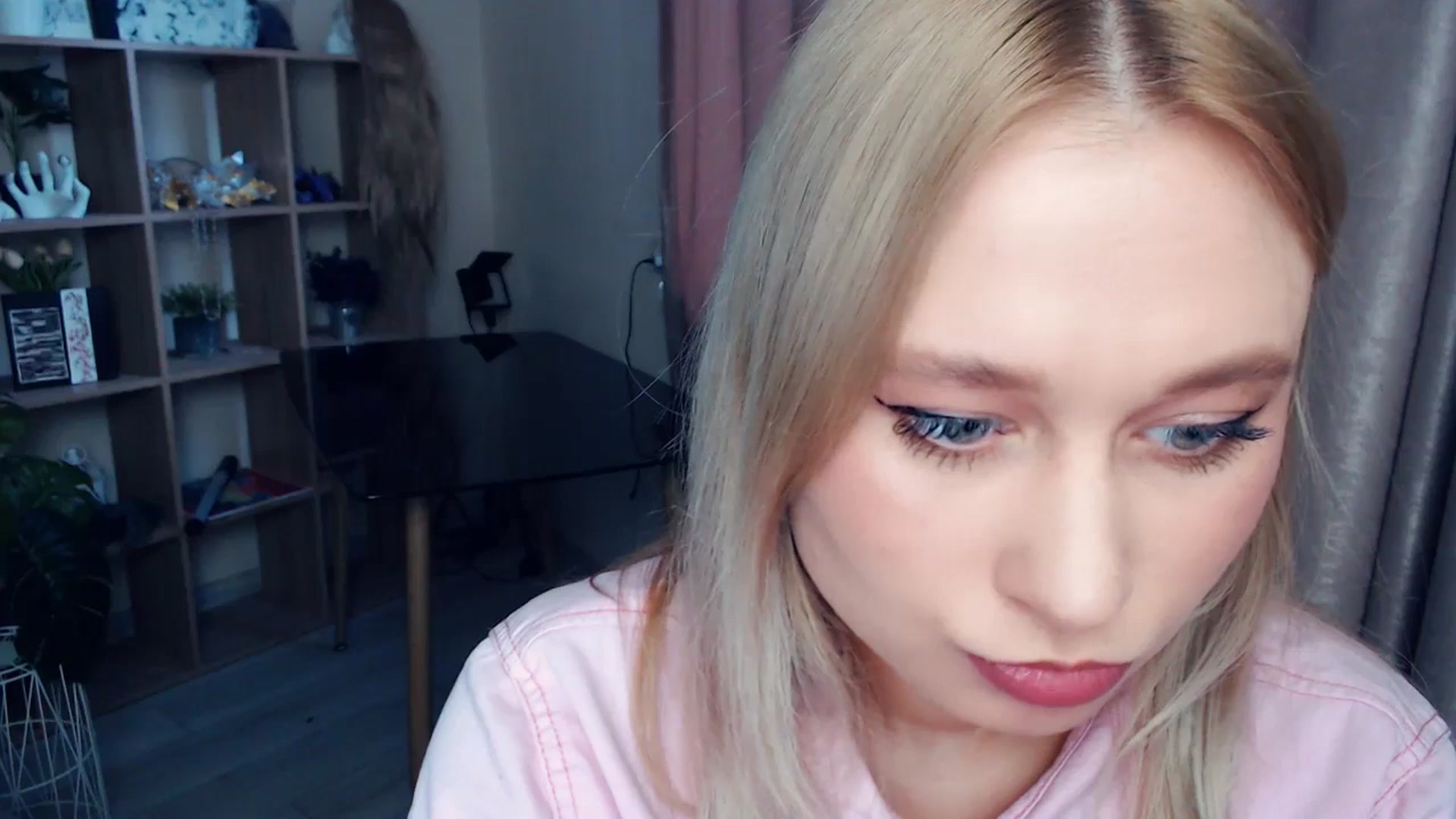 Gallery image thumbnail from Kukla_kolduna's myfreecams stream on, 11/22/2025, 11:28 image 15 of 20
