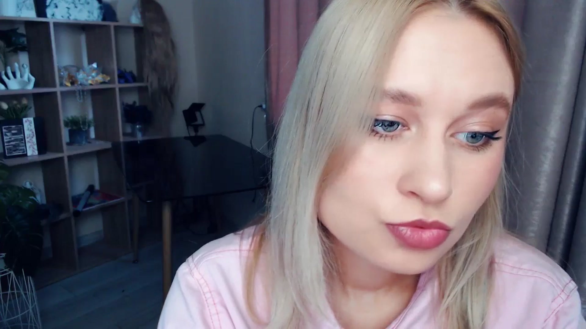 Gallery image thumbnail from Kukla_kolduna's myfreecams stream on, 11/22/2025, 11:28 image 16 of 20