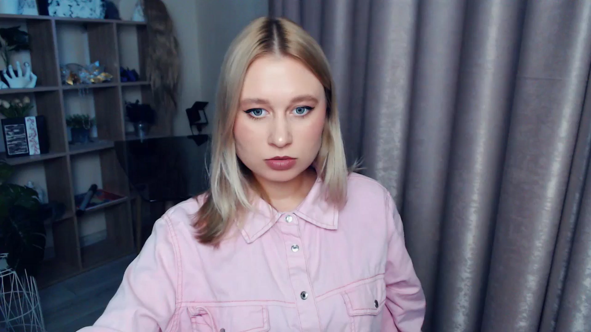 Gallery image thumbnail from Kukla_kolduna's myfreecams stream on, 11/22/2025, 14:27 image 9 of 20