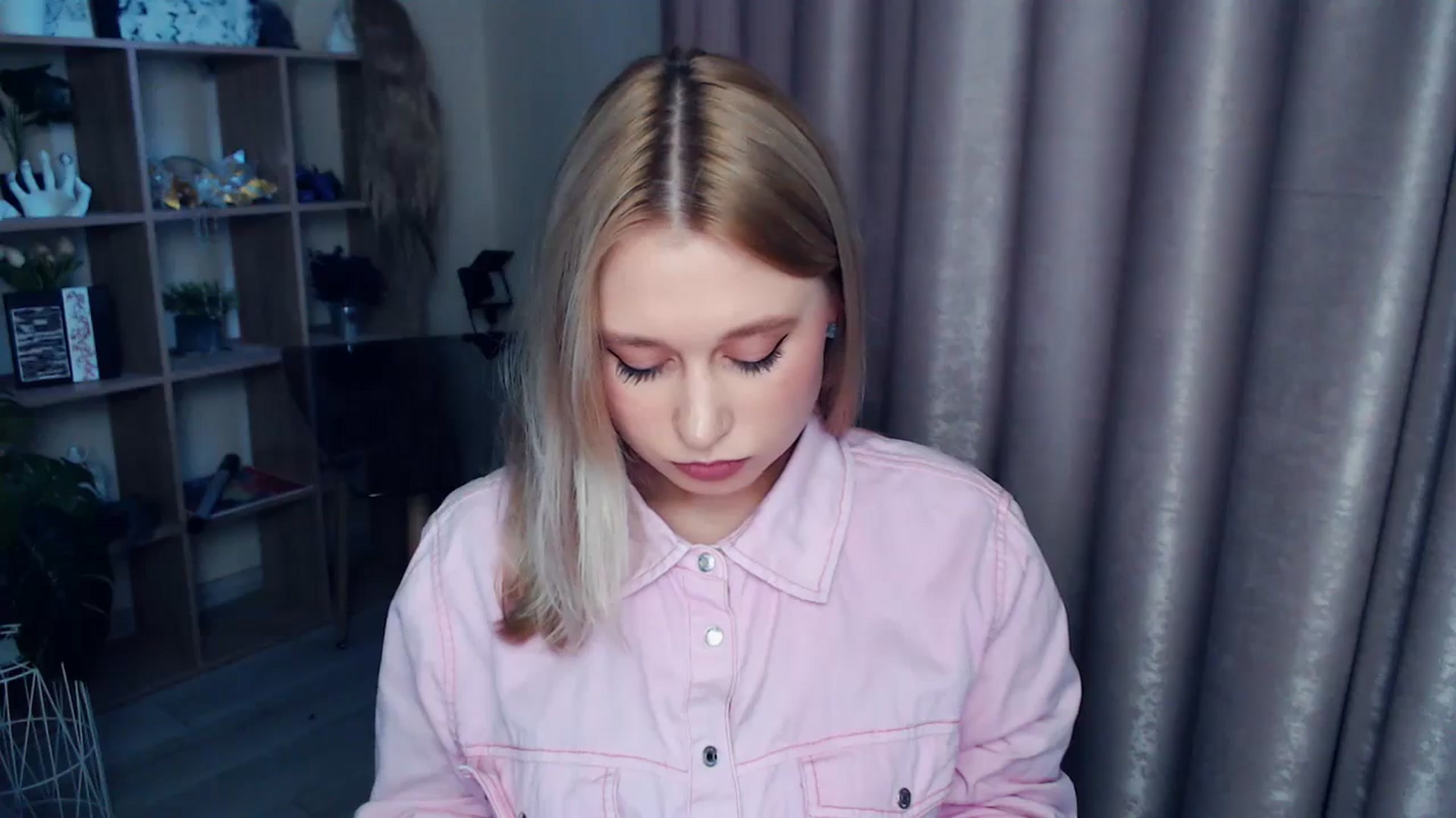 Gallery image thumbnail from Kukla_kolduna's myfreecams stream on, 11/22/2025, 14:27 image 7 of 20