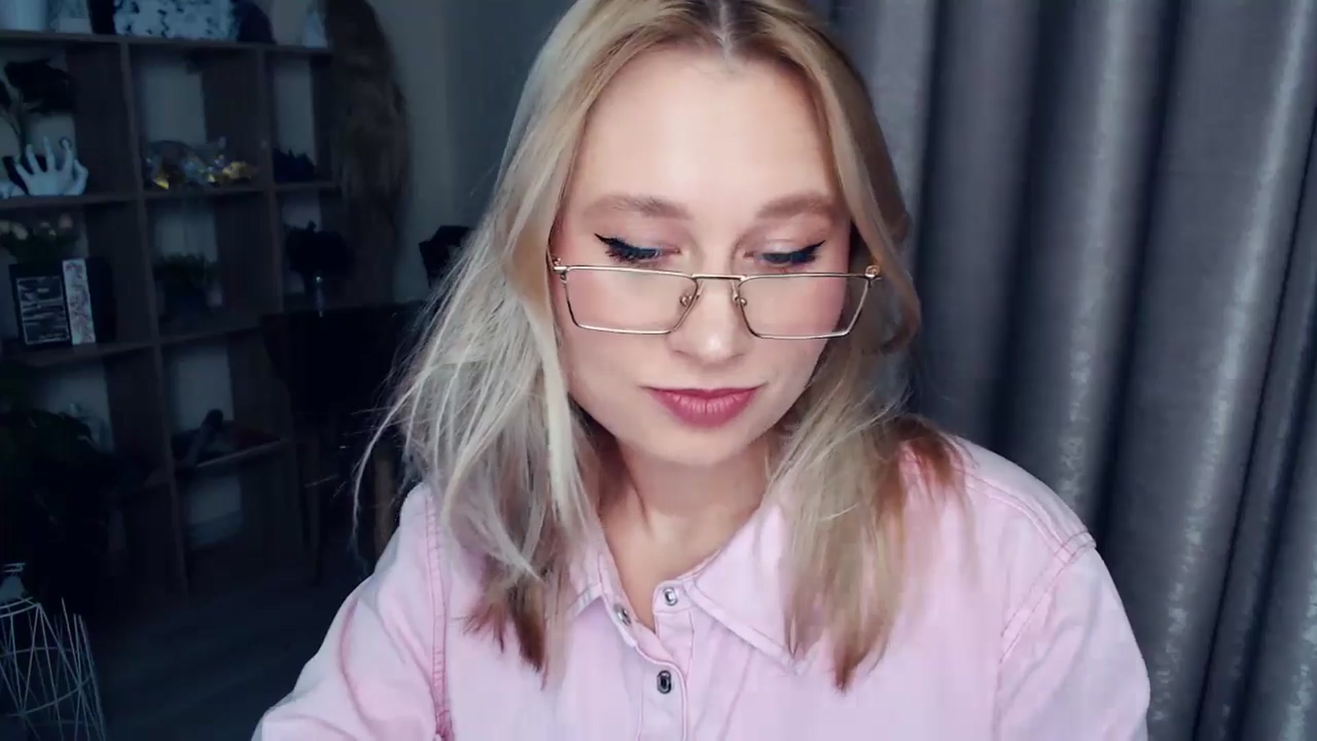 Gallery image thumbnail from Kukla_kolduna's myfreecams stream on, 11/22/2025, 14:27 image 16 of 20