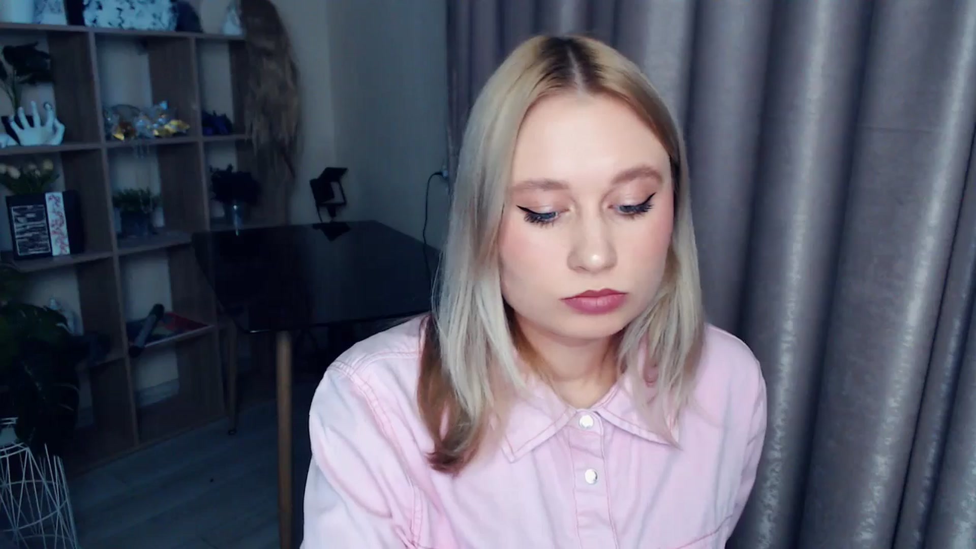 Gallery image thumbnail from Kukla_kolduna's myfreecams stream on, 11/22/2025, 14:27 image 11 of 20