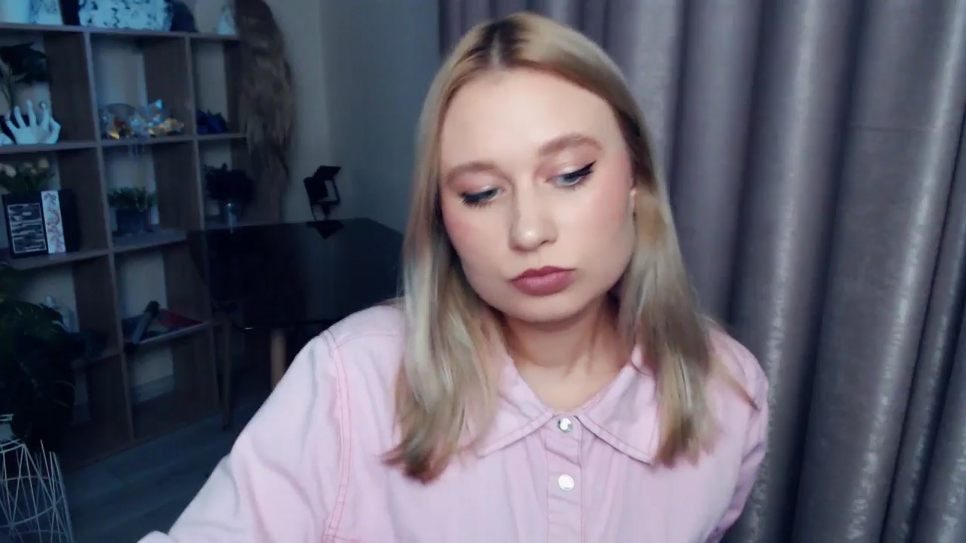 Gallery image thumbnail from Kukla_kolduna's myfreecams stream on, 11/22/2025, 14:27 image 8 of 20