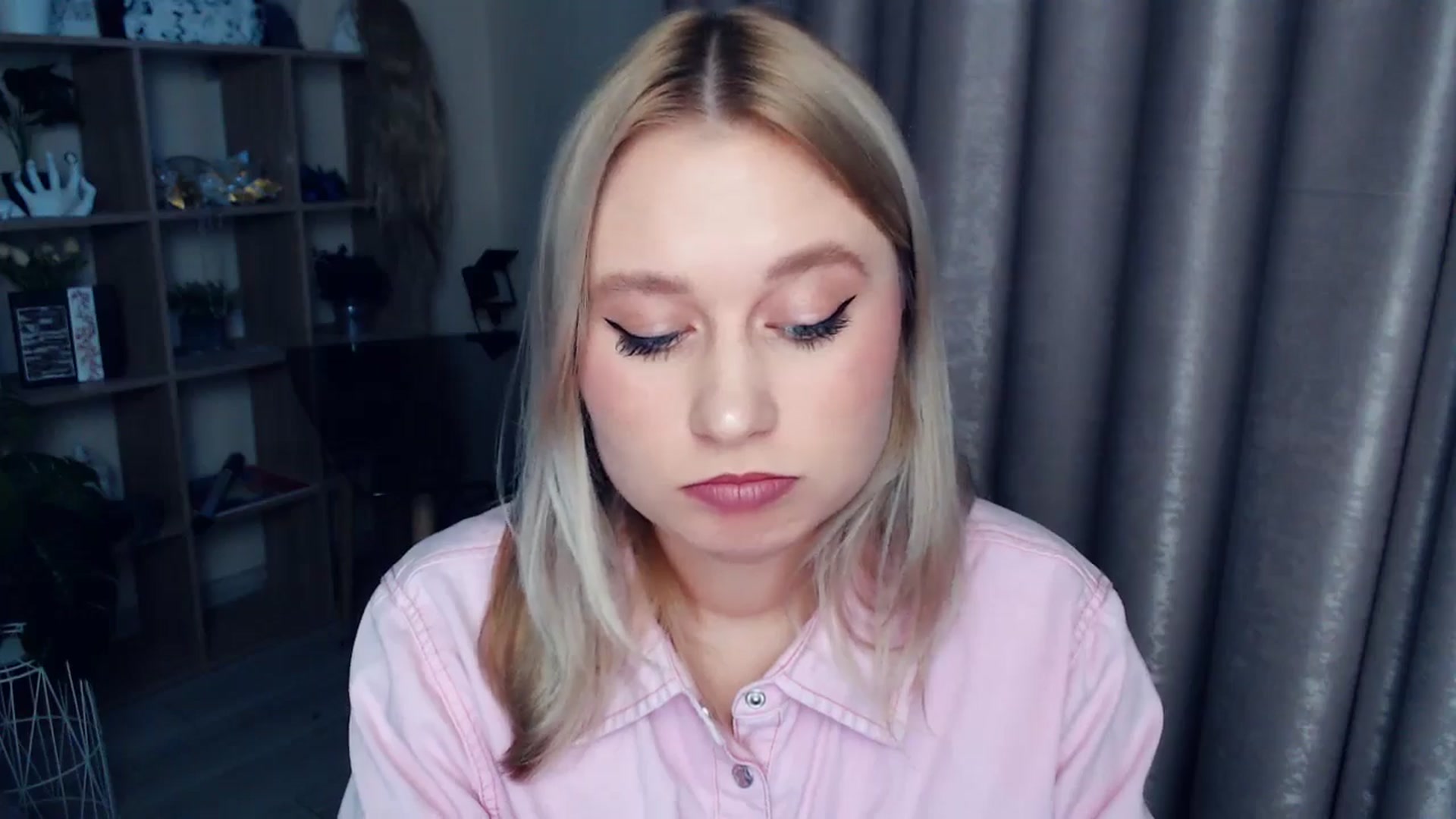 Gallery image thumbnail from Kukla_kolduna's myfreecams stream on, 11/22/2025, 14:27 image 12 of 20
