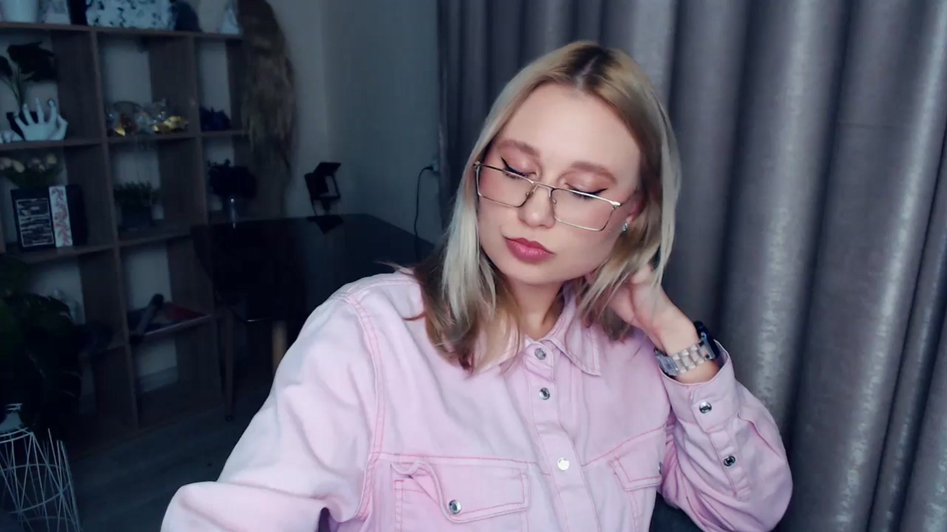 Gallery image thumbnail from Kukla_kolduna's myfreecams stream on, 11/22/2025, 14:27 image 20 of 20