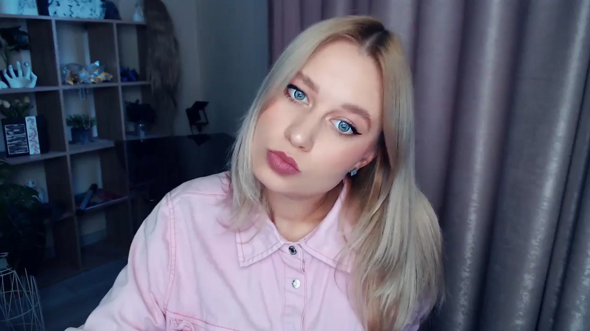 Gallery image thumbnail from Kukla_kolduna's myfreecams stream on, 11/22/2025, 14:27 image 3 of 20