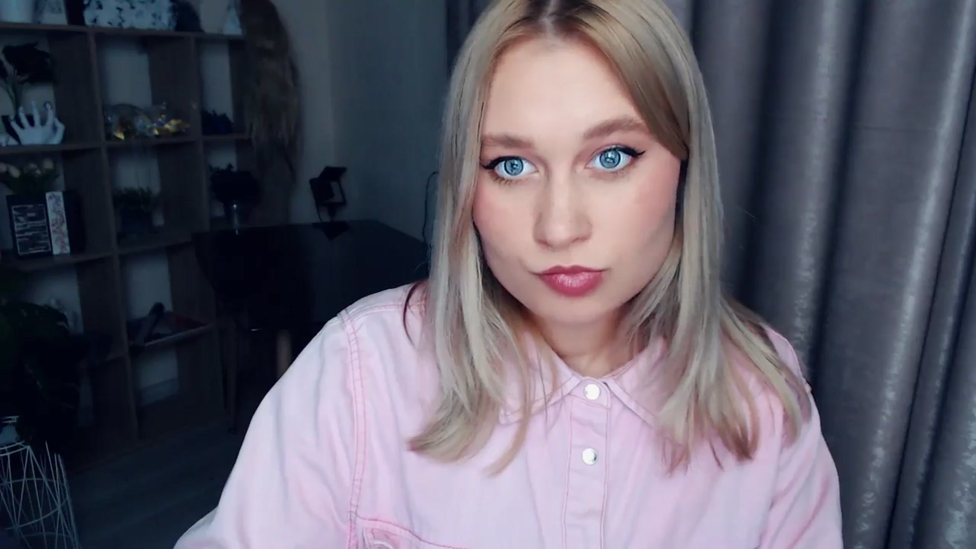 Gallery image thumbnail from Kukla_kolduna's myfreecams stream on, 11/22/2025, 15:50 image 7 of 20