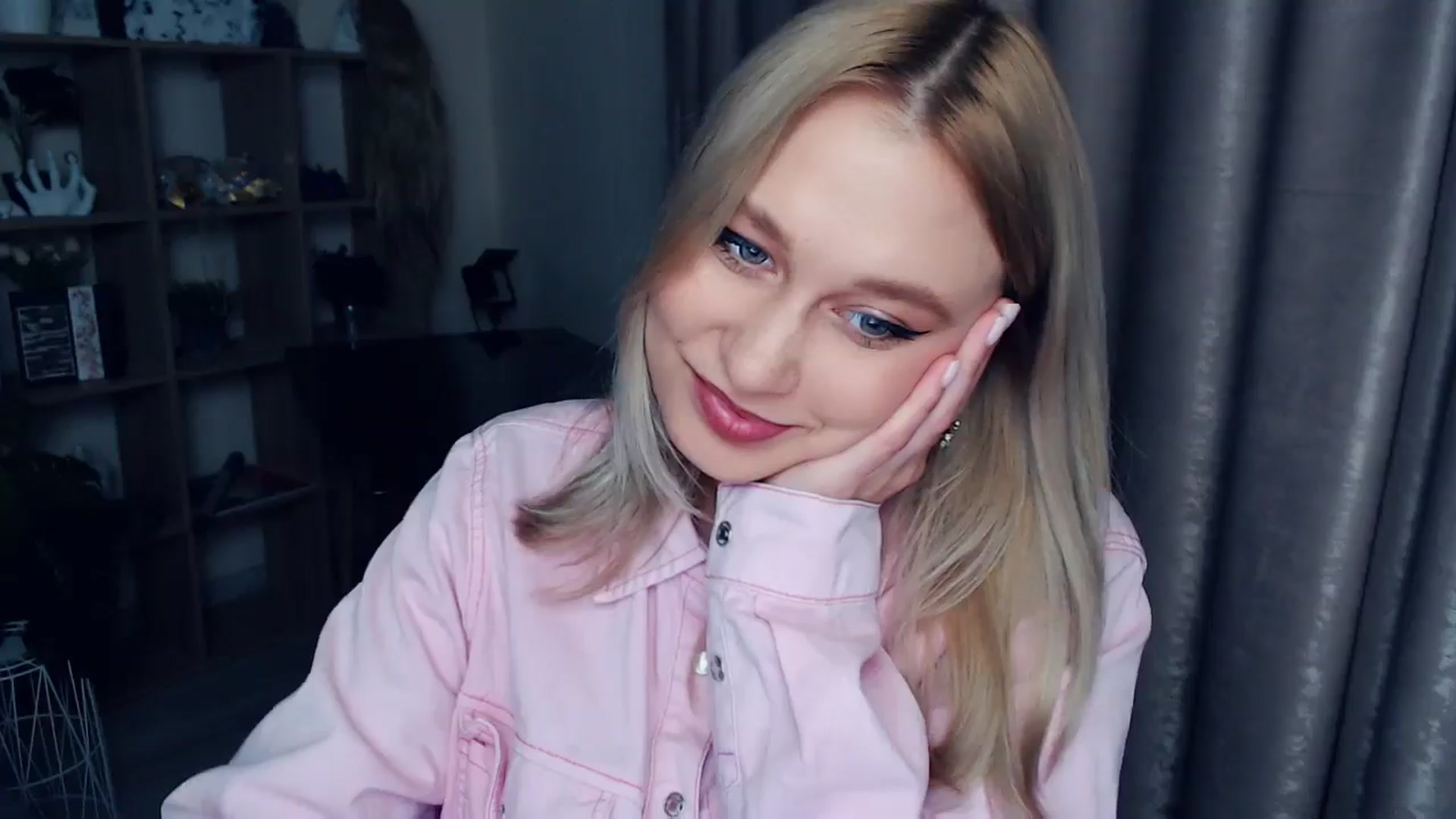 Gallery image thumbnail from Kukla_kolduna's myfreecams stream on, 11/22/2025, 15:50 image 5 of 20