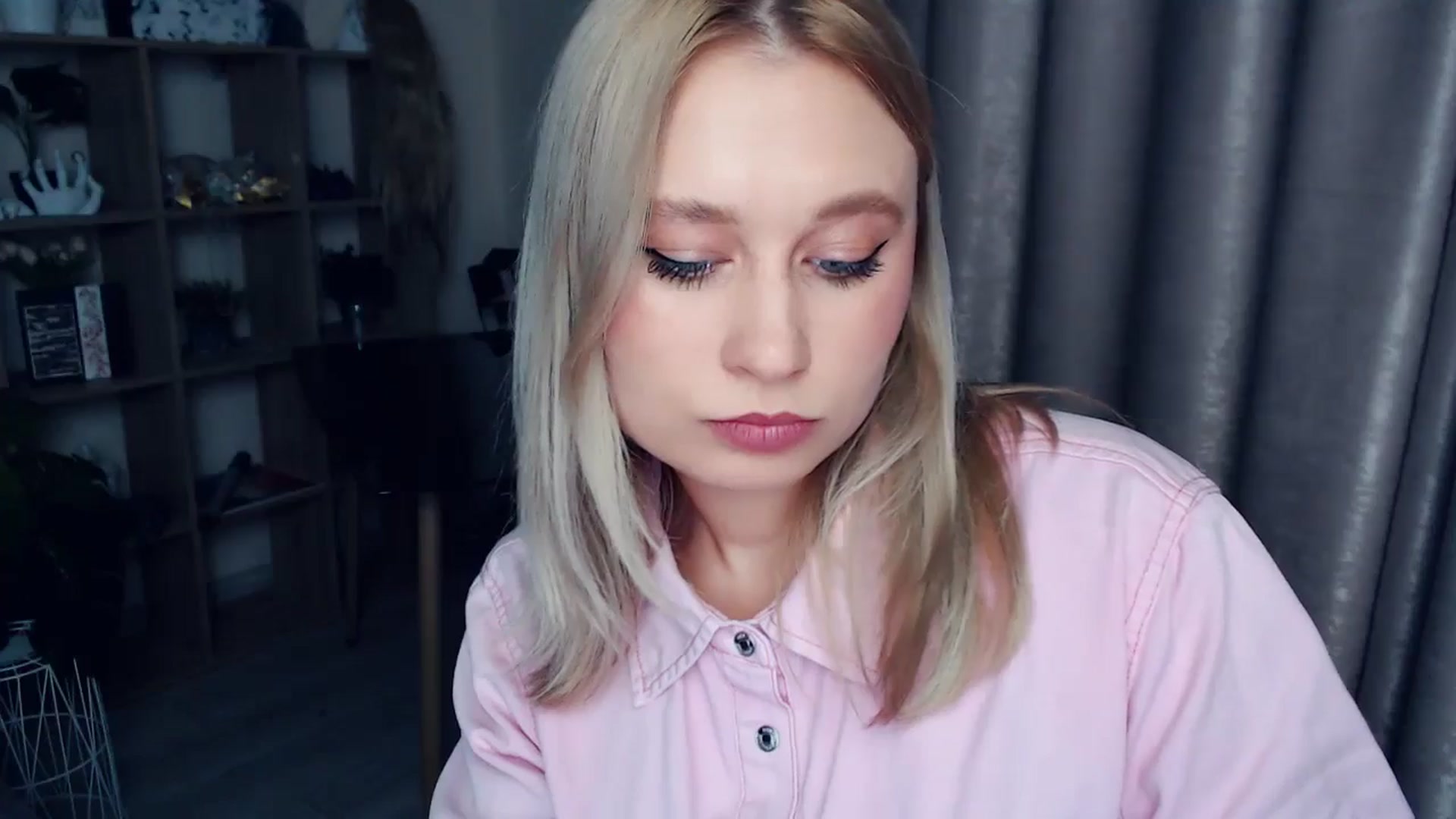 Gallery image thumbnail from Kukla_kolduna's myfreecams stream on, 11/22/2025, 15:50 image 3 of 20