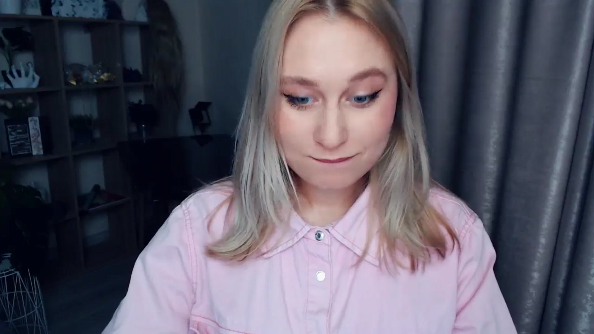 Gallery image thumbnail from Kukla_kolduna's myfreecams stream on, 11/22/2025, 15:50 image 10 of 20