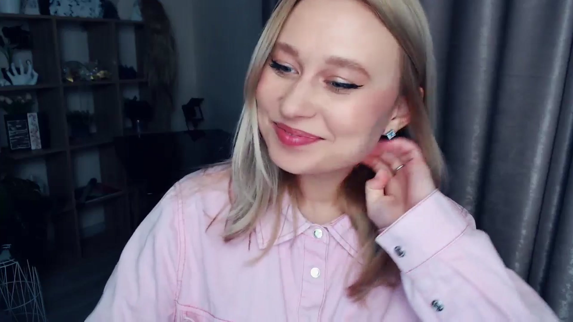 Gallery image thumbnail from Kukla_kolduna's myfreecams stream on, 11/22/2025, 15:50 image 9 of 20