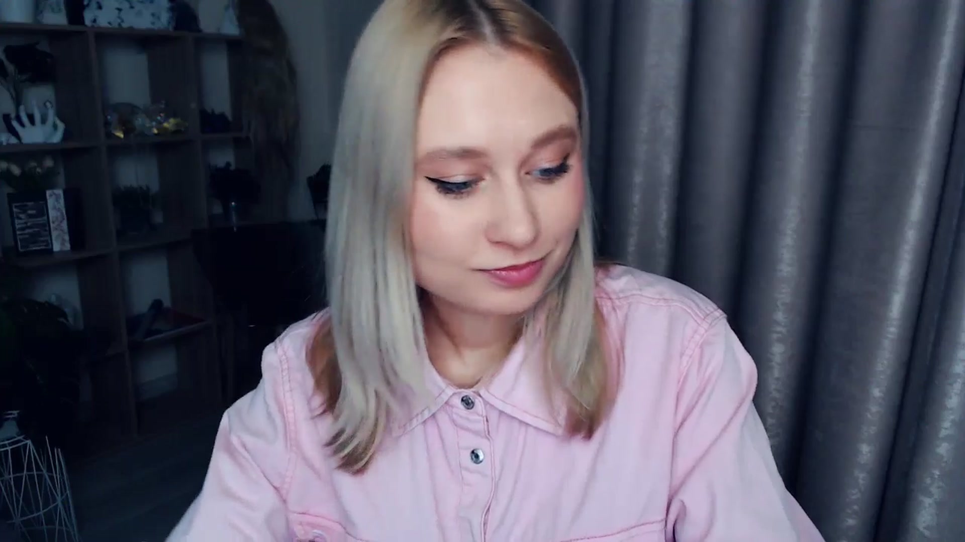 Gallery image thumbnail from Kukla_kolduna's myfreecams stream on, 11/22/2025, 15:50 image 14 of 20