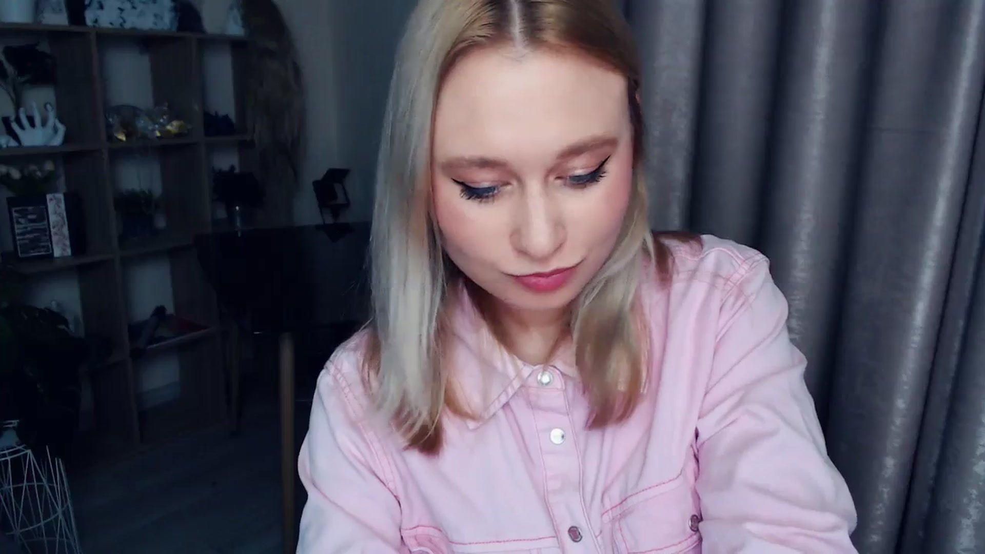Gallery image thumbnail from Kukla_kolduna's myfreecams stream on, 11/22/2025, 15:50 image 12 of 20