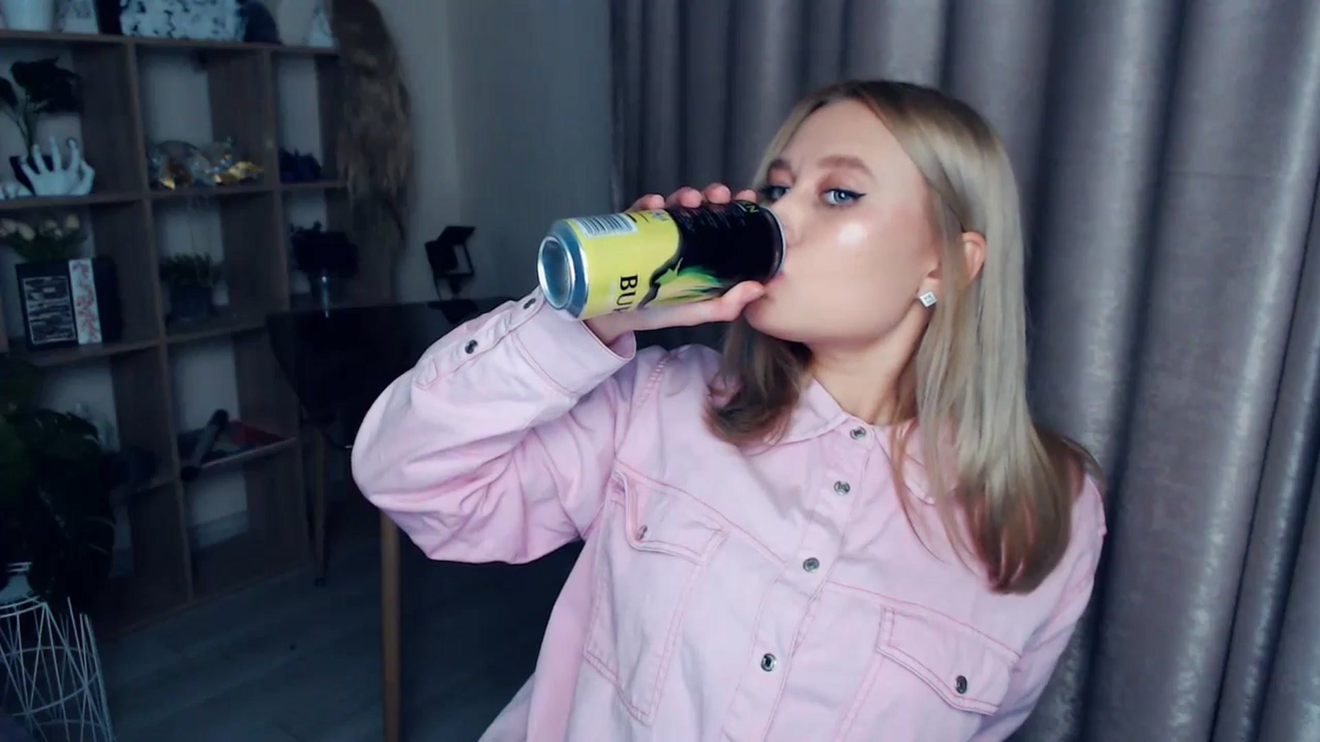Gallery image thumbnail from Kukla_kolduna's myfreecams stream on, 11/22/2025, 15:50 image 2 of 20