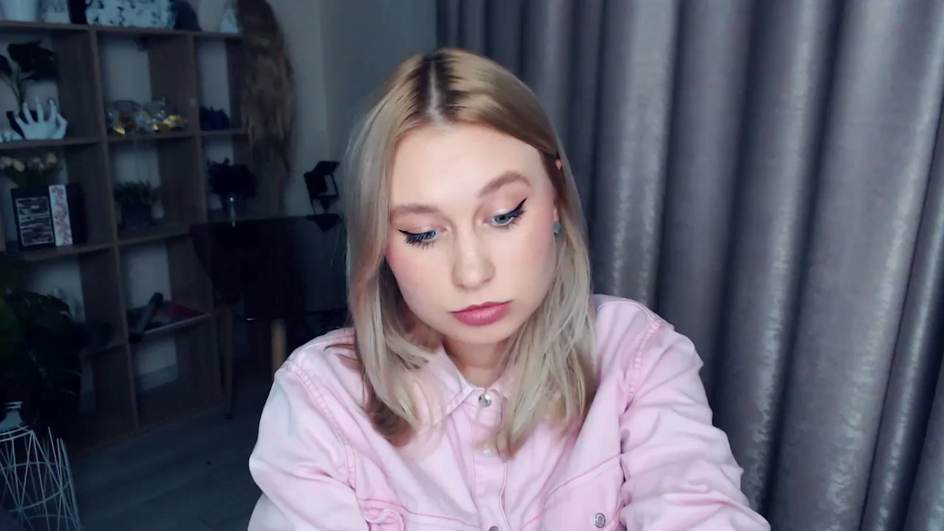 Gallery image thumbnail from Kukla_kolduna's myfreecams stream on, 11/22/2025, 15:50 image 1 of 20