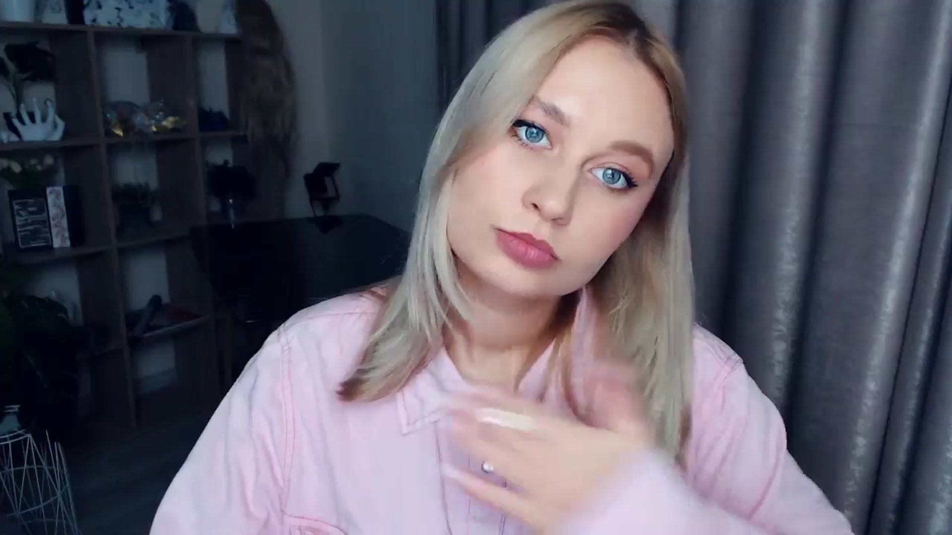 Gallery image thumbnail from Kukla_kolduna's myfreecams stream on, 11/22/2025, 15:50 image 4 of 20